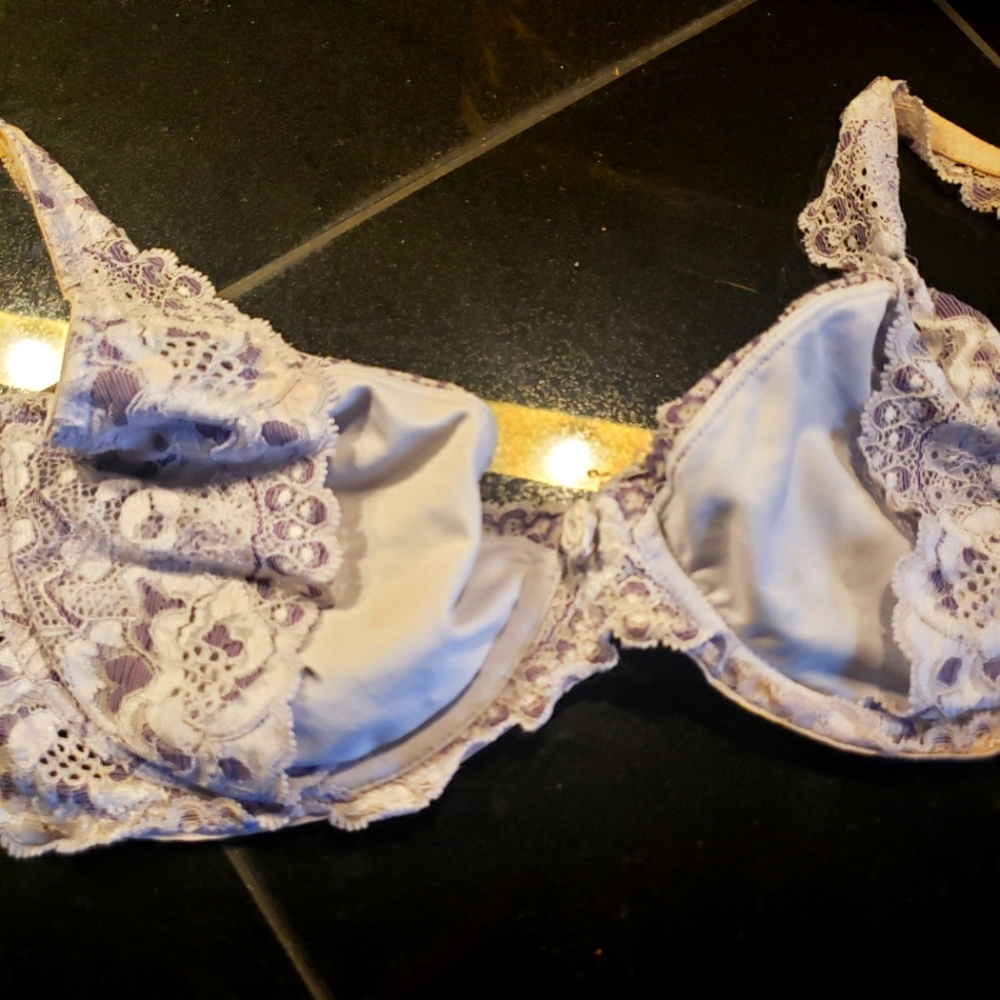 Fashion Bug, beautiful lavender bra size 36 C